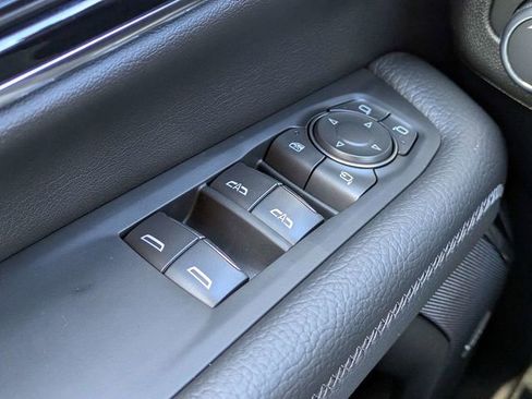 Used 2025 GMC Yukon XL Denali AWD/4WD image 26