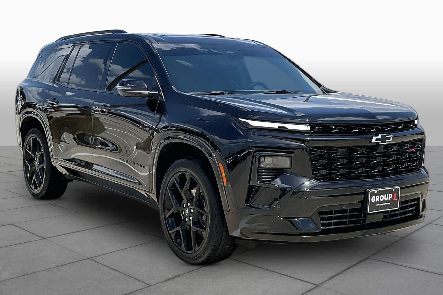 Used 2024 Chevrolet Traverse RS FWD image 3