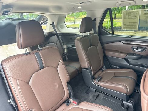 Used 2023 Honda Pilot Elite image 32