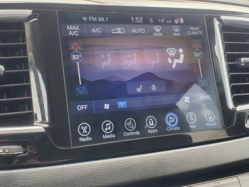 Used 2017 Chrysler Pacifica Touring-L Plus image 24