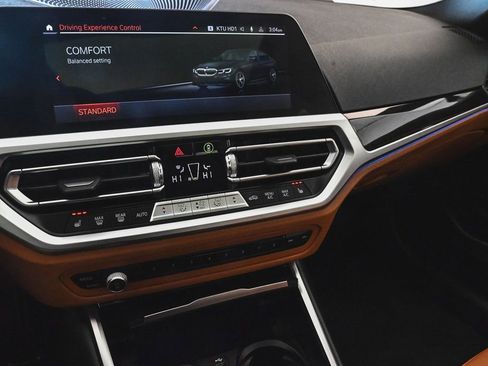 Used 2022 BMW 330i xDrive 330i xDrive w/ M Sport Package image 16