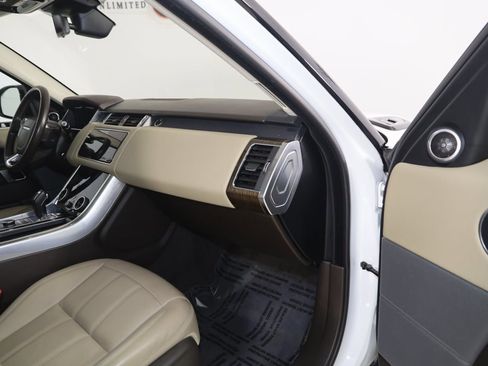 Used 2020 Land Rover Range Rover Sport SE image 44