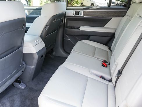 Used 2025 Hyundai Santa Fe Limited FWD image 18