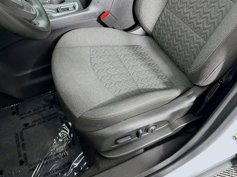 Used 2023 Chevrolet Equinox LT w/ Driver Convenience Package AWD/4WD image 19