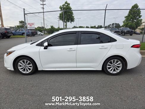 Used 2024 Toyota Corolla LE w/ LE Convenience Package FWD image 6