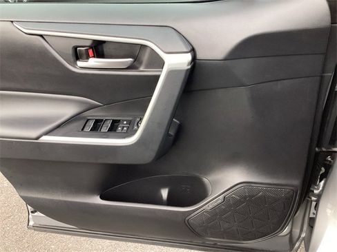 Used 2024 Toyota RAV4 XLE image 28