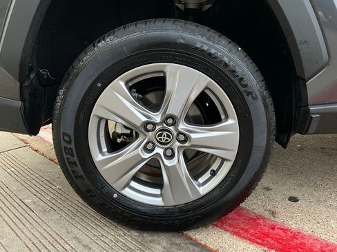 Used 2025 Toyota RAV4 XLE image 9