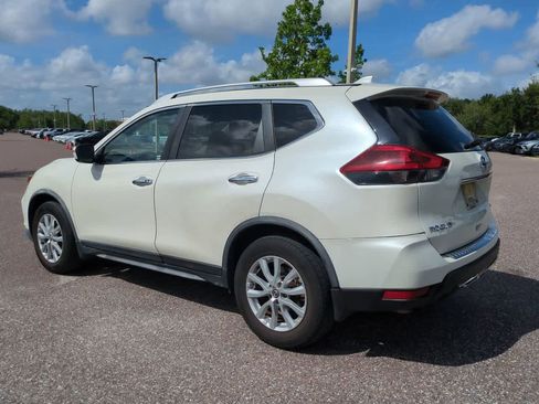 Used 2018 Nissan Rogue SV FWD image 4