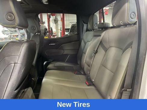 Used 2024 Chevrolet Colorado ZR2 w/ ZR2 Convenience Package III AWD/4WD image 24