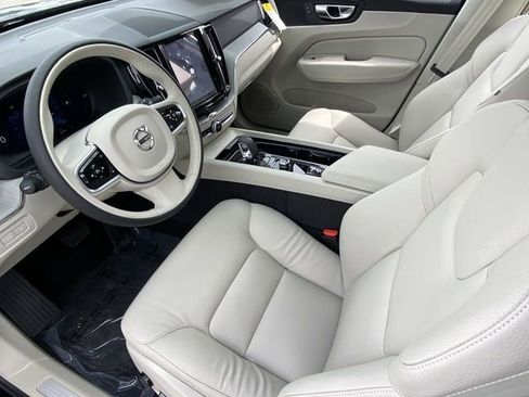 Certified 2025 Volvo XC60 T8 Plus w/ Protection Package Premier image 19