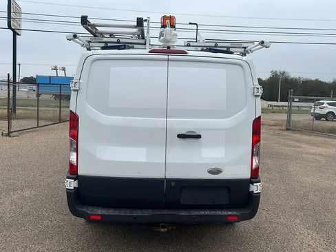 Used 2015 Ford Transit 250 130 Low Roof image 3