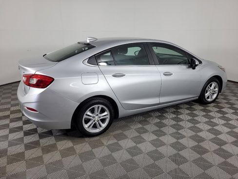 Used 2018 Chevrolet Cruze LT FWD image 10