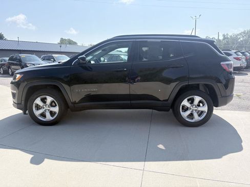 Used 2019 Jeep Compass Latitude w/ Popular Equipment Group AWD/4WD image 6