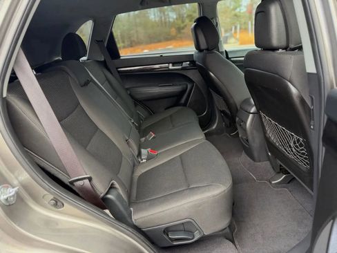 Used 2014 Kia Sorento LX AWD/4WD image 28