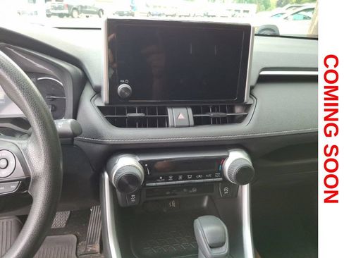 Used 2023 Toyota RAV4 LE AWD/4WD image 13