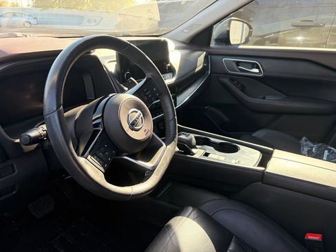 Used 2021 Nissan Rogue Platinum FWD image 9