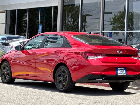 Used 2021 Hyundai Elantra SEL FWD image 6