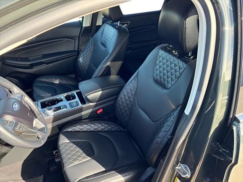 Used 2023 Ford Edge Titanium w/ Equipment Group 301A AWD/4WD image 17