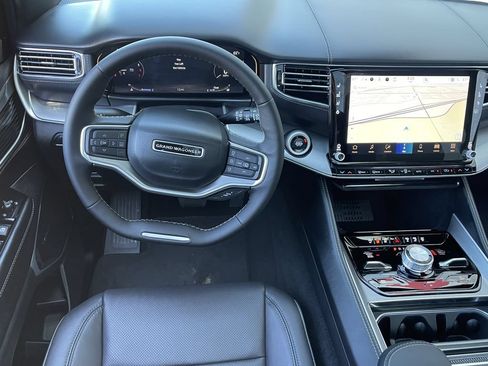 New 2026 Jeep Grand Cherokee Limited w/ Limited Altitude Package AWD/4WD image 25