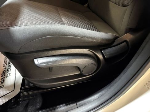 Certified 2023 Kia Seltos LX image 13