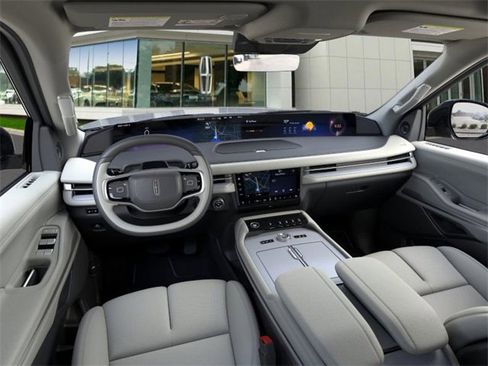 New 2025 Lincoln Navigator Reserve image 9