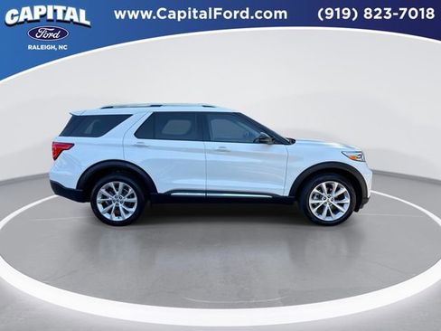 Used 2024 Ford Explorer Platinum w/ Technology Package AWD/4WD image 9