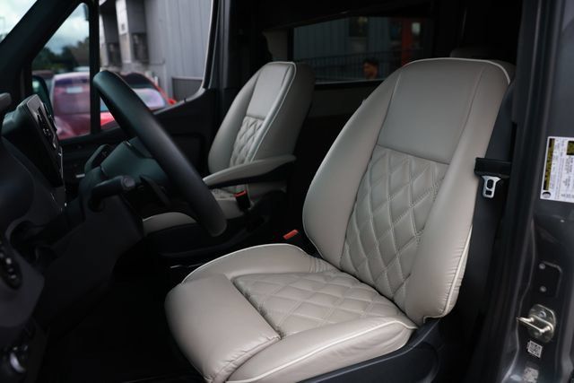 Used 2020 Mercedes-Benz Sprinter 2500 image 10