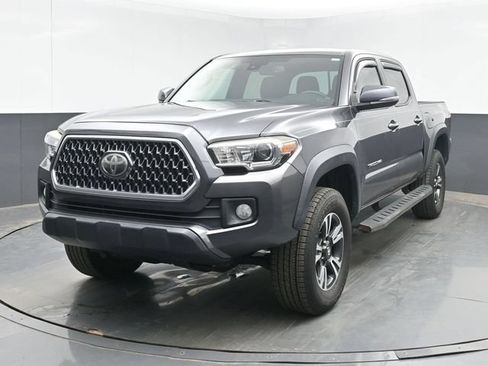 Used 2019 Toyota Tacoma TRD Off-Road AWD/4WD image 5