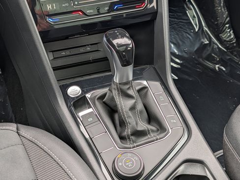 New 2026 Volkswagen Taos SE AWD/4WD image 13