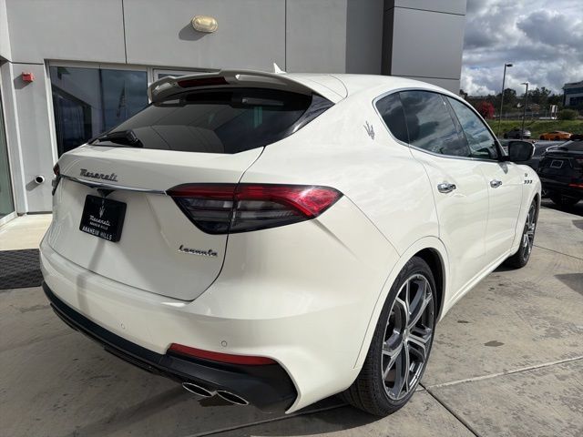 Certified 2022 Maserati Levante GT AWD/4WD image 8