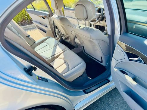 Used 2007 Mercedes-Benz E 350 Sedan image 20