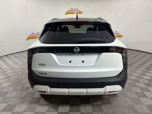 New 2026 Nissan Kicks SV image 4