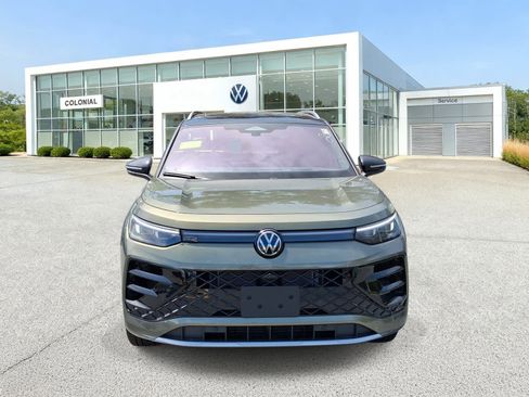 New 2026 Volkswagen Tiguan SEL R-Line AWD/4WD image 2