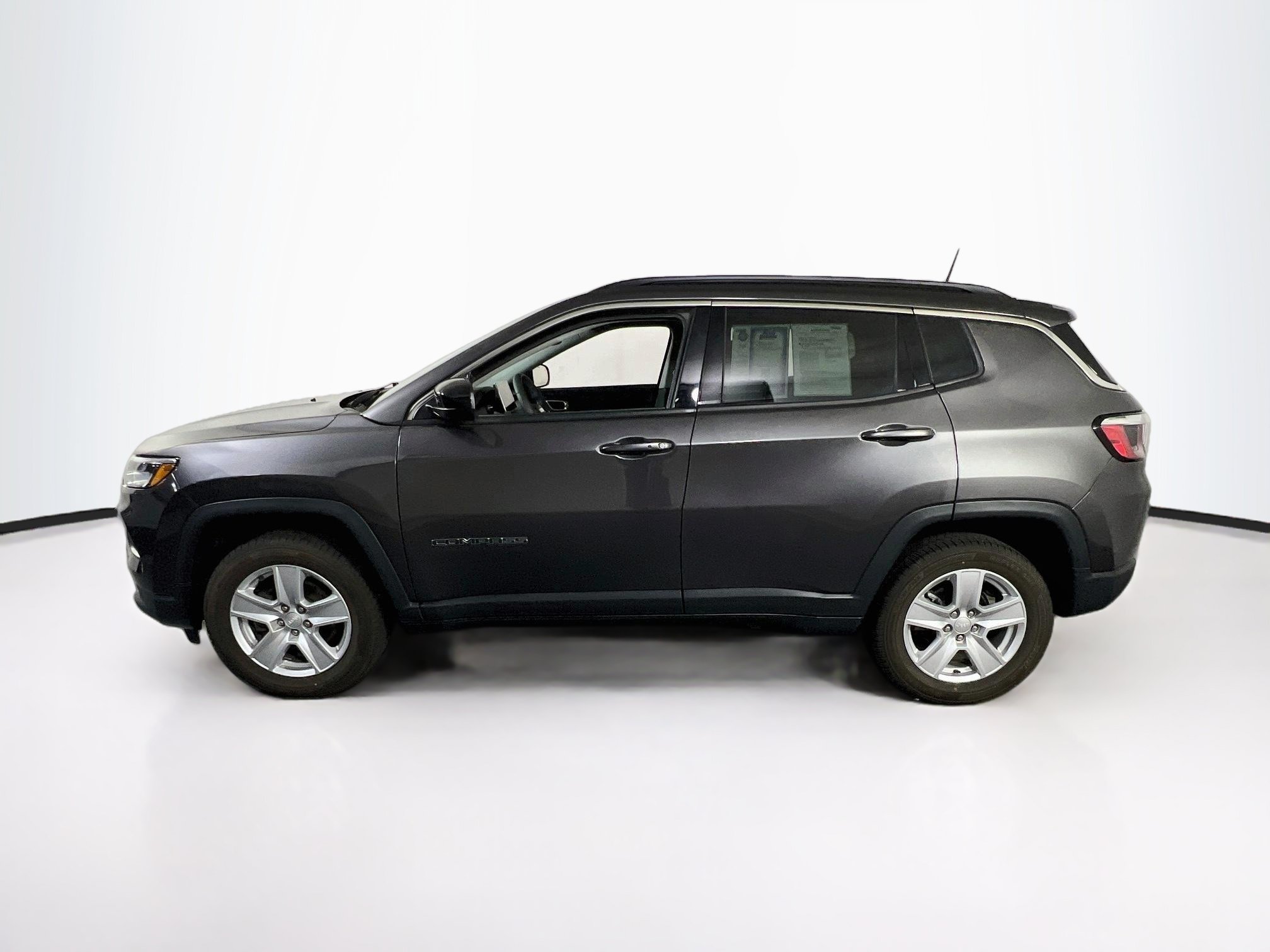 Used 2022 Jeep Compass Latitude AWD/4WD image 8