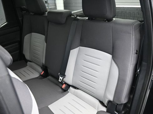 Used 2024 Toyota Tacoma TRD Off-Road image 9