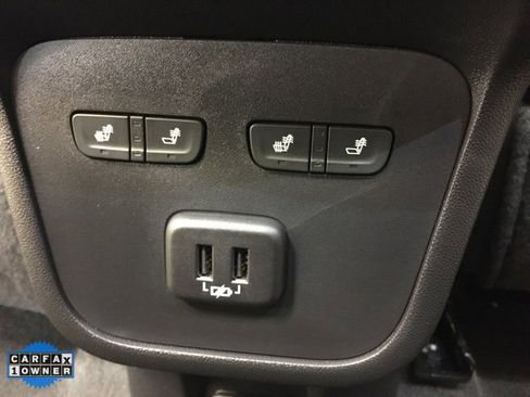 Used 2024 Chevrolet Equinox Premier image 19