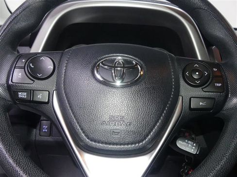 Used 2018 Toyota RAV4 LE w/ All Weather Liner Package image 29