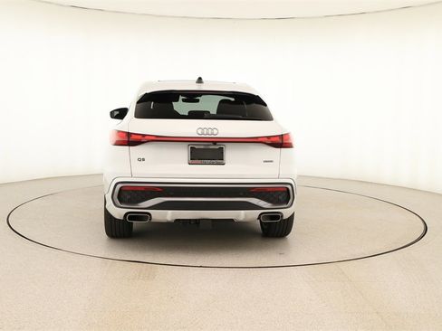 Certified 2025 Audi Q5 Prestige w/ 20" Wheel Package image 5