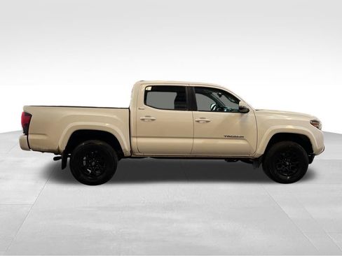 Used 2021 Toyota Tacoma SR5 w/ Technology Package image 6