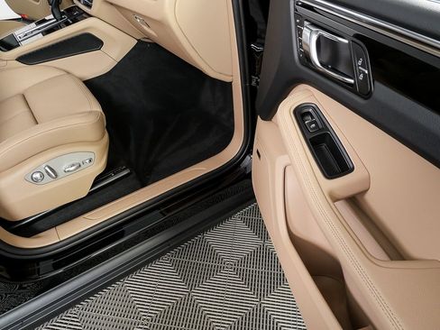 New 2026 Porsche Macan AWD/4WD image 26