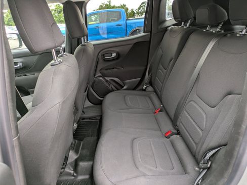 Used 2021 Jeep Renegade Latitude AWD/4WD image 10