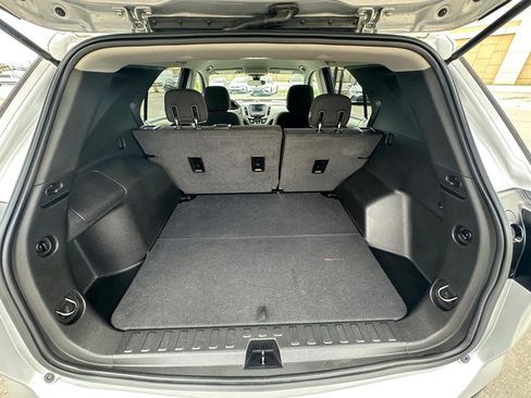 Used 2020 Chevrolet Equinox LS w/ LS Convenience Package image 8