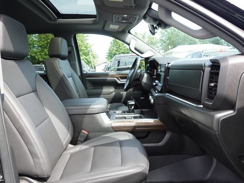 Used 2025 GMC Sierra 1500 Elevation w/ Elevation Premium Package AWD/4WD image 39