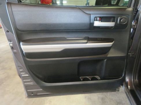 Used 2017 Toyota Tundra SR5 w/ TRD Off Road Package image 23