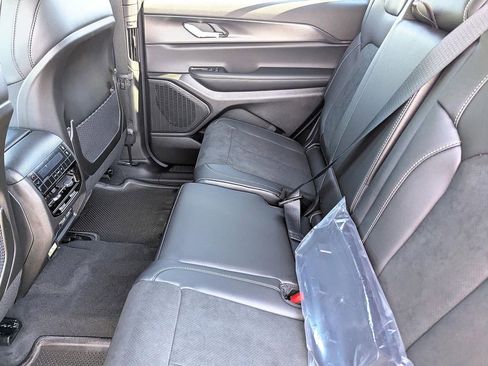 New 2025 Jeep Grand Cherokee L Altitude image 22