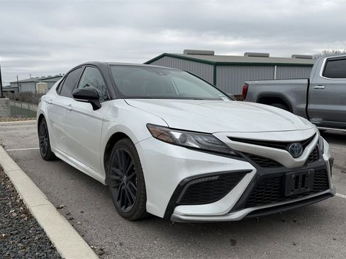 Used 2022 Toyota Camry XSE w/ Cold Weather Package image 3