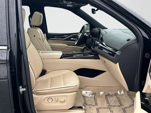 Certified 2024 Cadillac Escalade Premium Luxury image 22