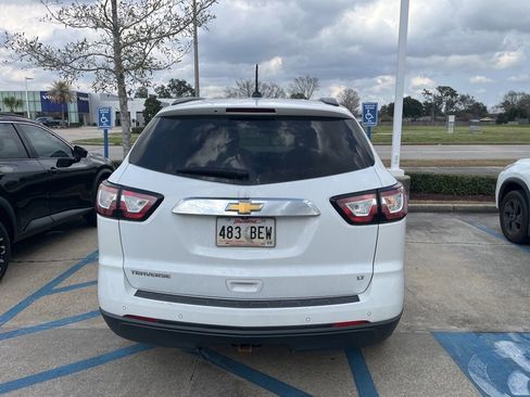 Used 2017 Chevrolet Traverse LT image 6