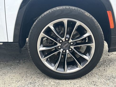 Used 2024 Jeep Wagoneer Series III w/ Premium Group I image 13