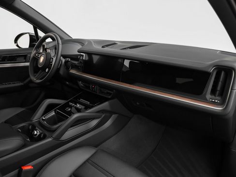 Certified 2025 Porsche Cayenne image 20
